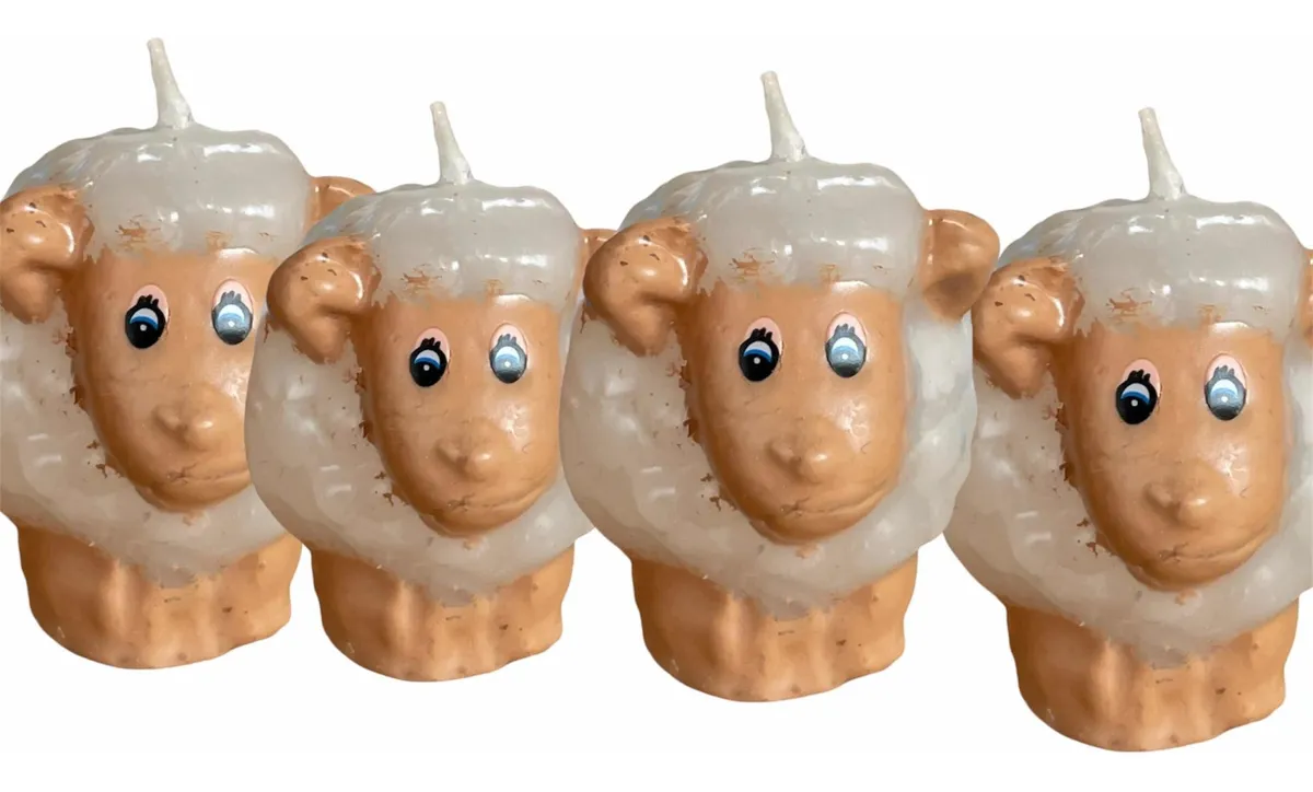 Veladoras De Fin De Año, Borregos, Votivas Aromáticas, 6 Exhibidores (72 Pzas)